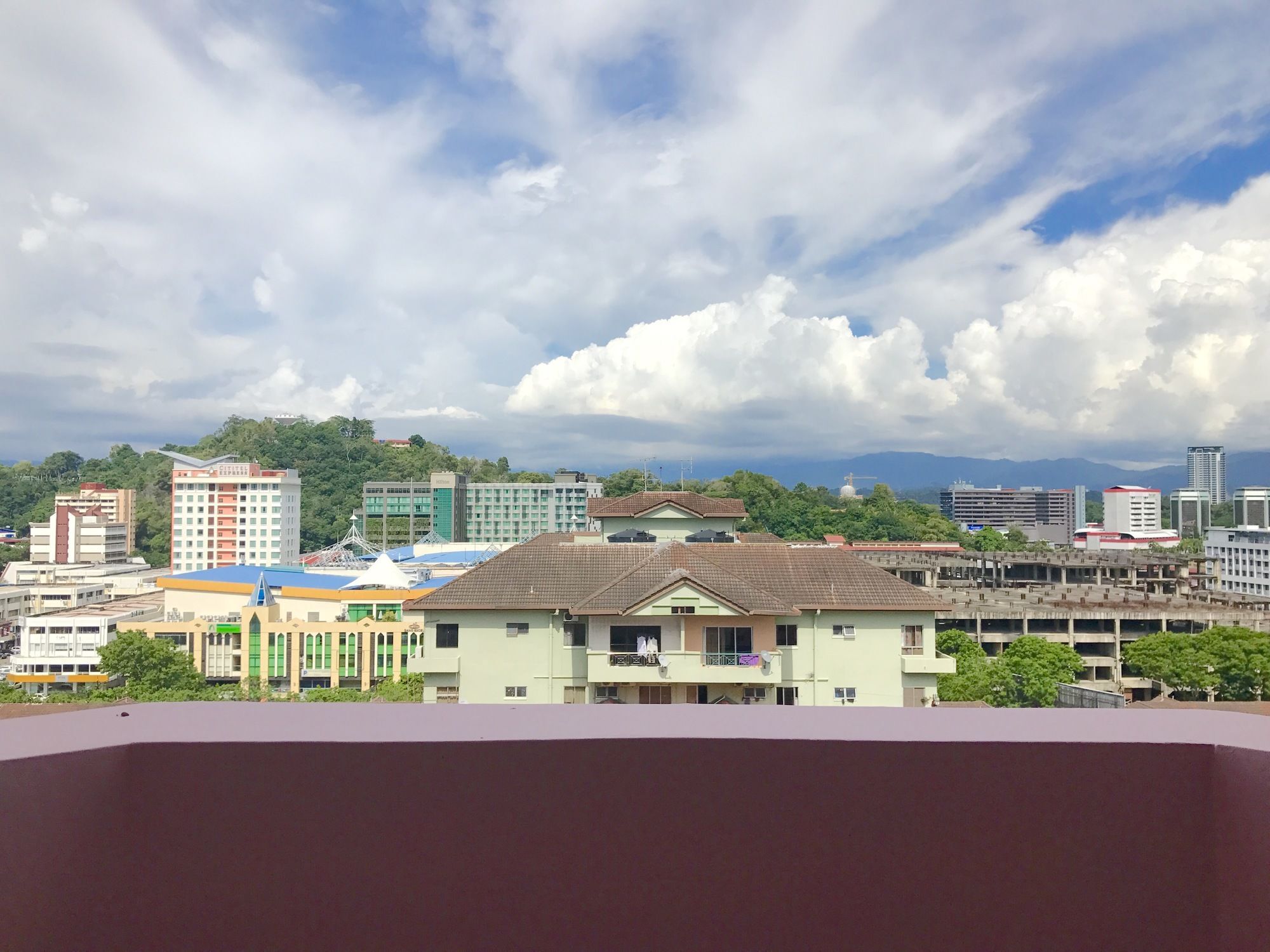 Sunset & Seaview Vacation Condos At Marina Court Resort Condo Kota Kinabalu Exterior foto