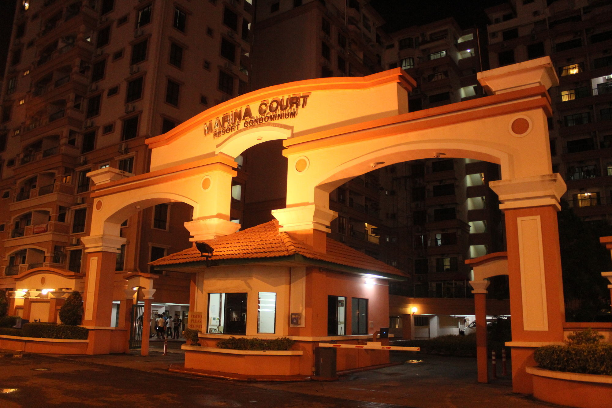 Sunset & Seaview Vacation Condos At Marina Court Resort Condo Kota Kinabalu Exterior foto